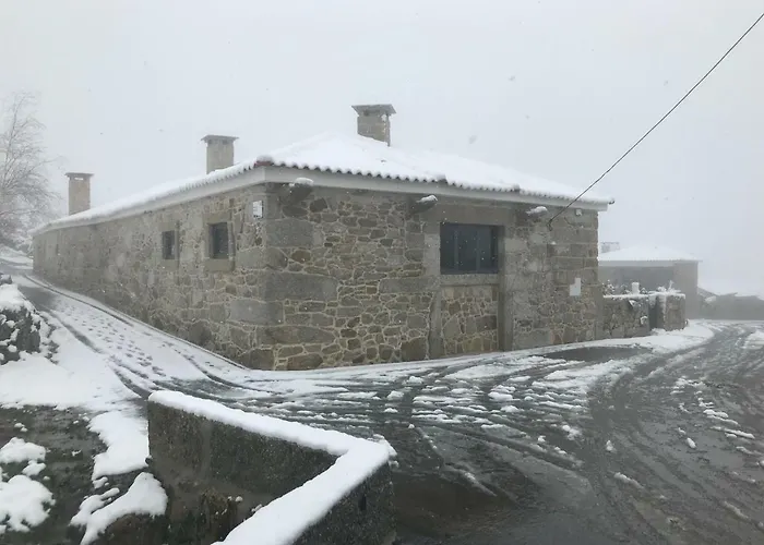 Gospodarstwo agroturystyczne Quinchoso Dos Bentos Vila Pouca de Aguiar